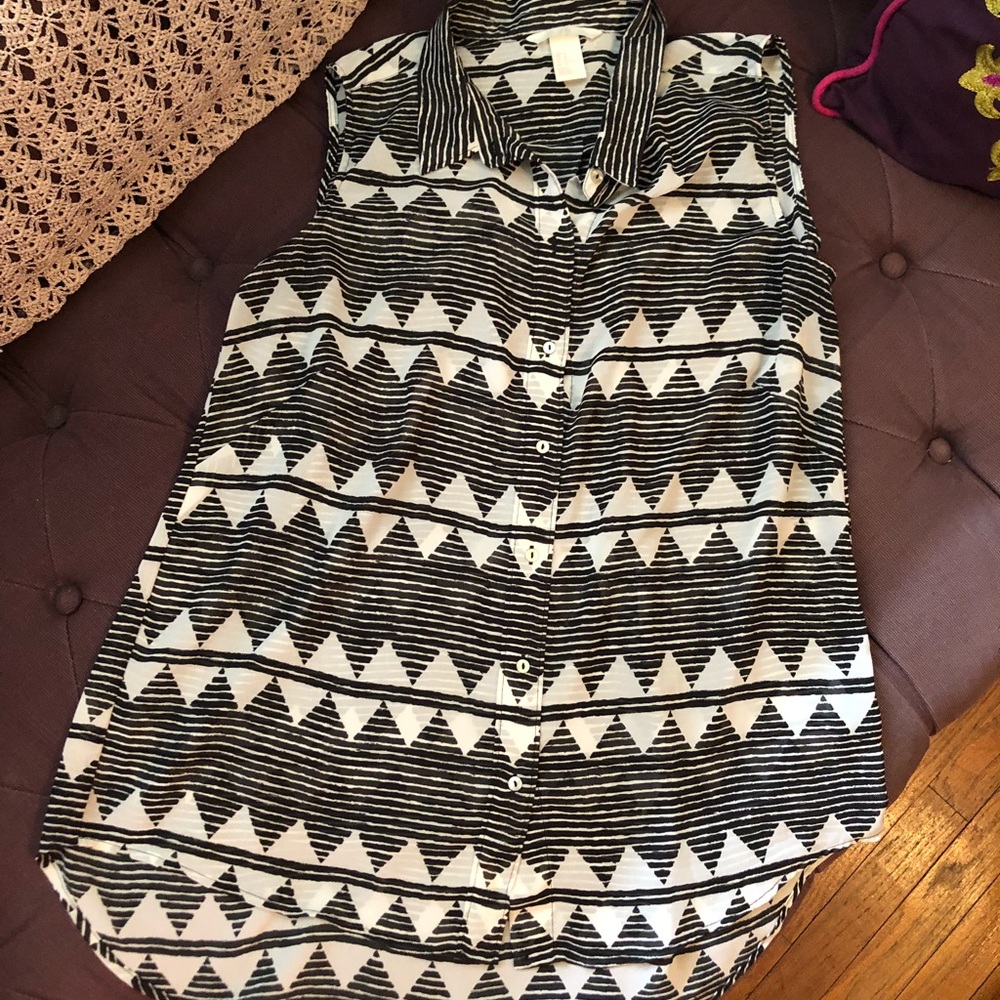 H&M black and white button down tank blouse